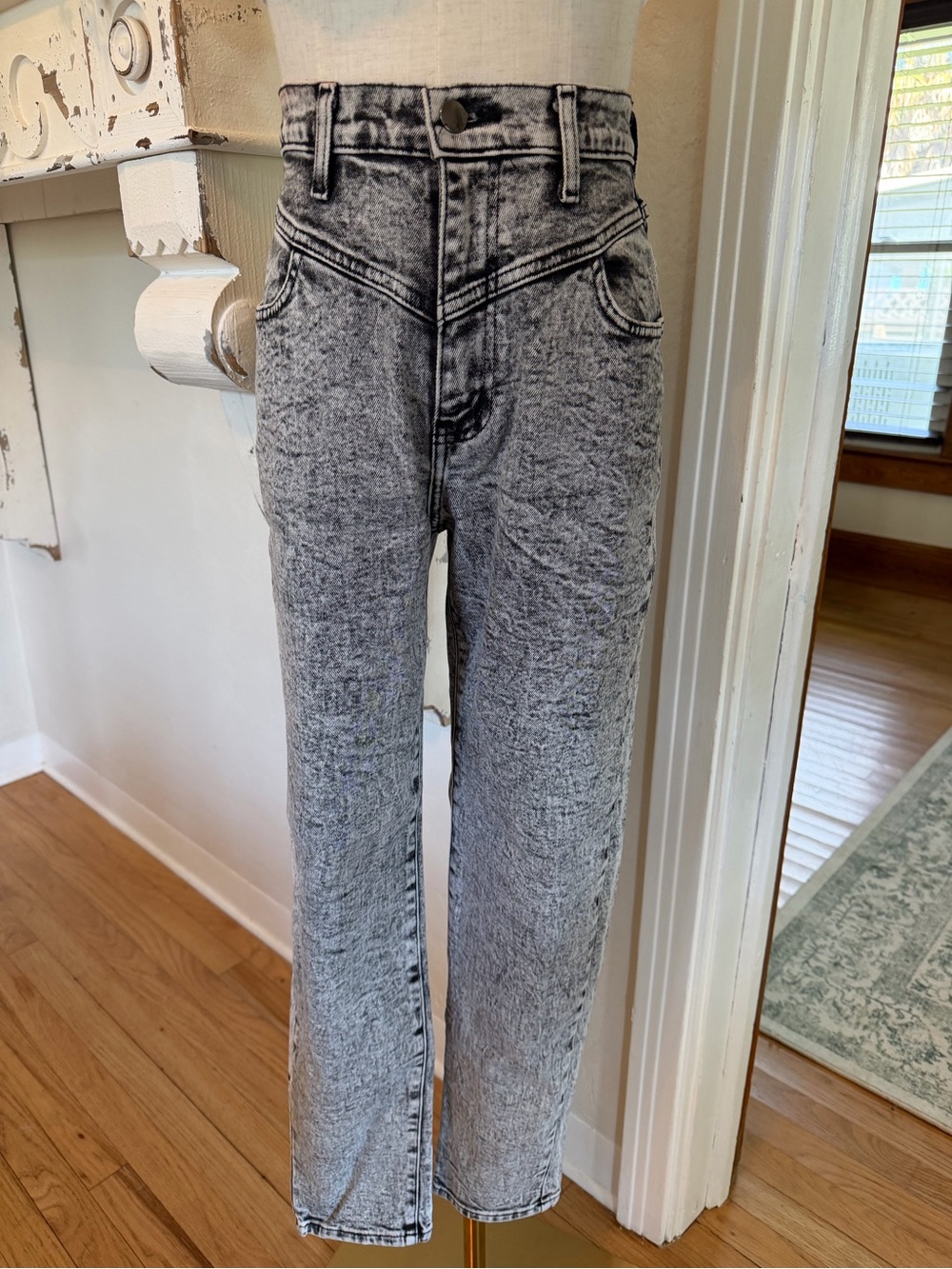 Washed Gray/Black Women’s High-Rise Jeans